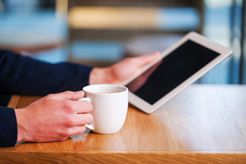 تبلت یا کتابخوان؟