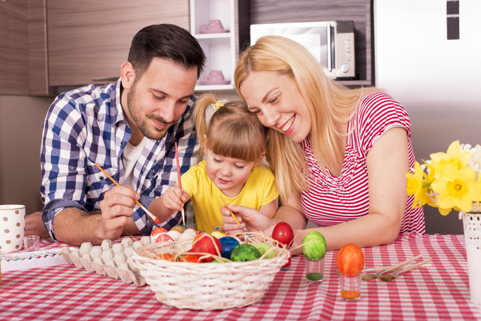 coloredeggs-family